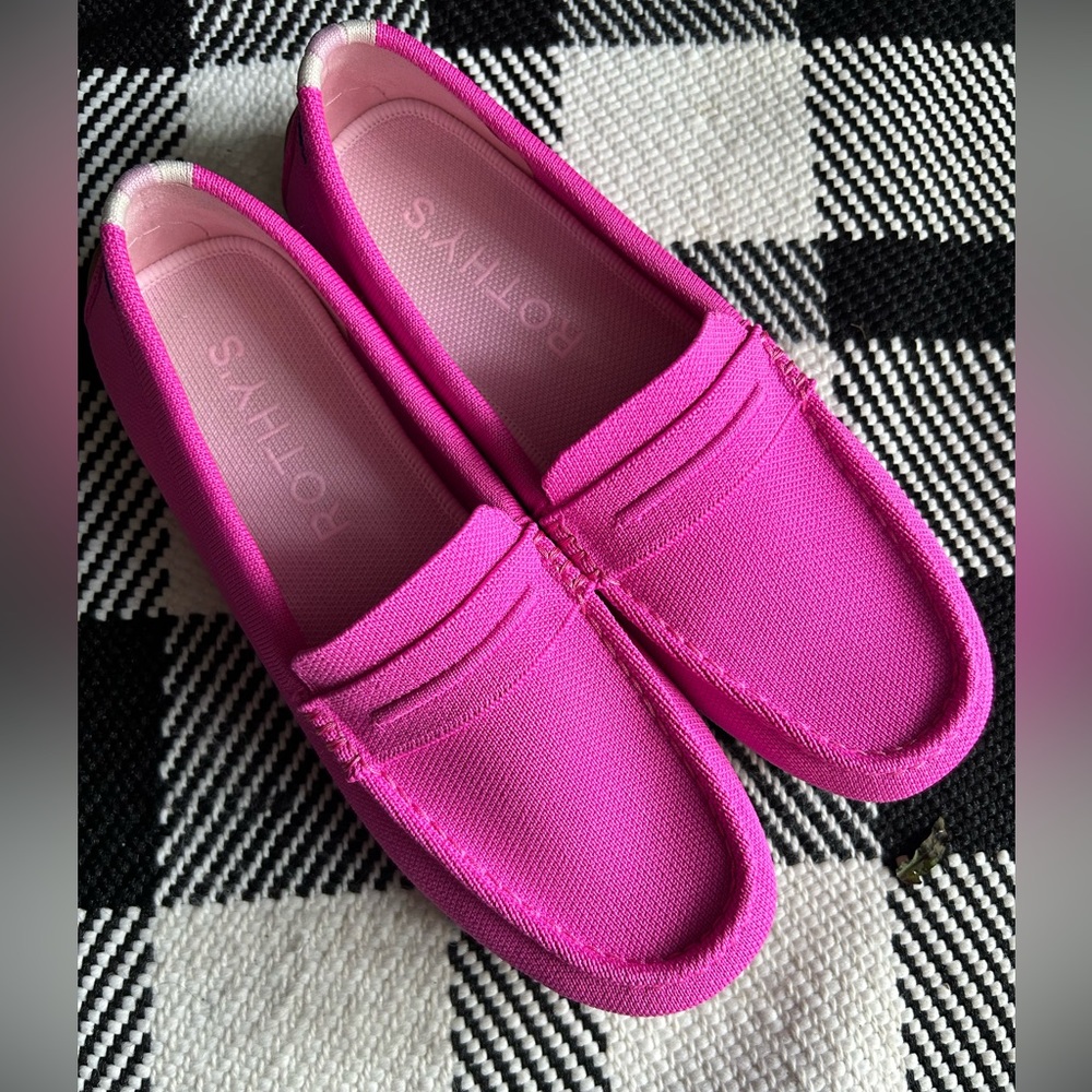 VGUC Rothys Dragonfruit Driving Loafer 9.5
